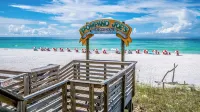 Beachside Retreat With Pools & Local Dining + Free Attraction Tickets! Hoteles en Miramar Beach