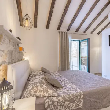 Apartments & Rooms Dujam