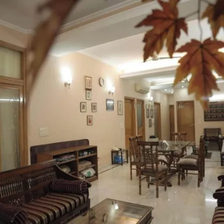 Room-Home Stay Bed and Break Fast