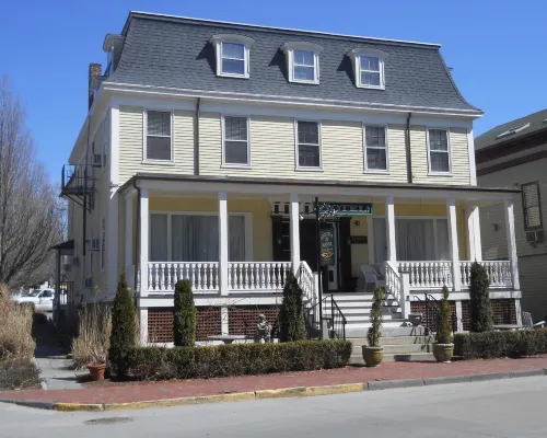 Bellevue Manor Hotels in Newport