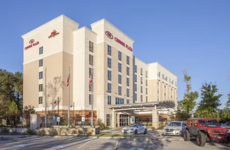 Crowne Plaza Shenandoah - Woodlands Area Отели в г. Шенандоа