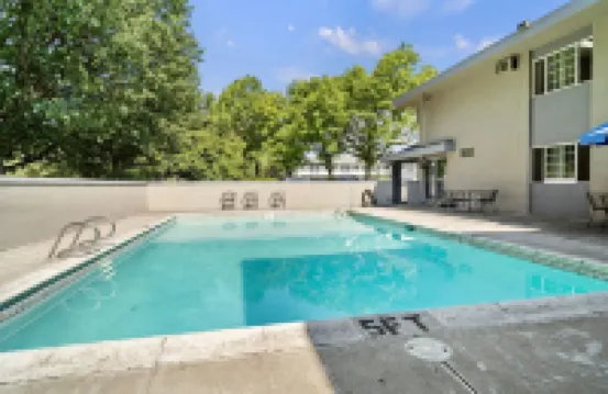 Travelers Inn Medford