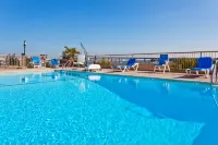 Holiday Inn Charleston-Riverview