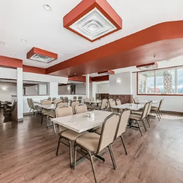 Grande Cache Inn & Suites