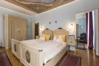 Swiss Historic & Garten Hotel Villa Carona Отели в г. Melide
