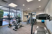 Central Brunswick Apartment Hotel - С тренажерным залом