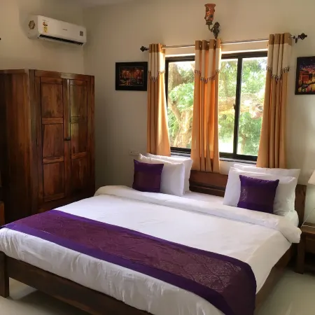 Monarch Suites