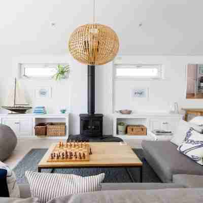 Hamptons Style Lux Beach House Rooms