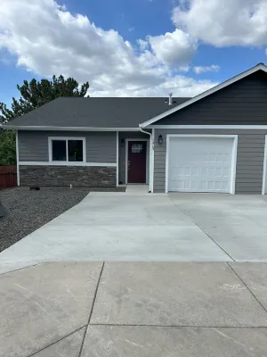 Brand New Luxury Townhouse Getaway in Lewiston, Idaho! Hotels near Heritage House