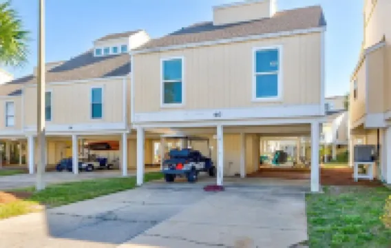 Private Resort Villa•Beach Service Included•Golf Cart• Boat and Trailer Friendly
