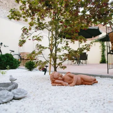 로젠 빌라 성 삼위일체 성당 주변 호텔