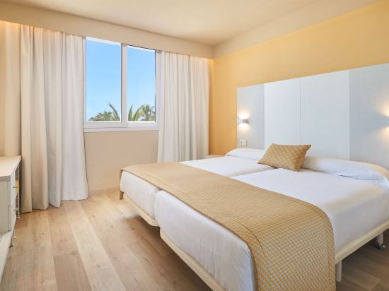 Protur Vista Badía Aparthotel