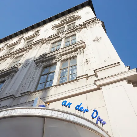 Living Hotel an der Oper Отели рядом с достопримечательностью «Императорская усыпальница»
