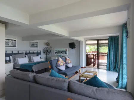 Beachcomber Bay Guest House in South Africa