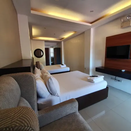 Hotel Zenturia Hotels in Marinduque