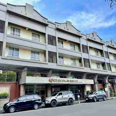 MO2 Westown Hotel Bacolod - Downtown Hotel Exterior