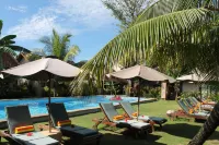 Cocotinos Manado - Pools