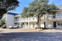 Studio 6 Austin, TX - Midtown Hotels in Austin