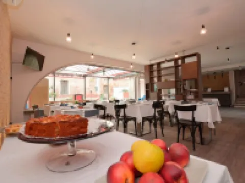 珀坡因酒店 薩盧佐酒店