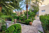 Résidence Pierre & Vacances Premium Port Prestige Hotels in Antibes