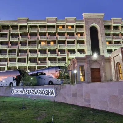 瓦拉克斯沙東方之星酒店 鄰近布哈拉機場的酒店