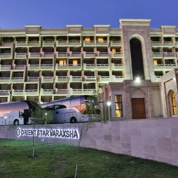 Orient Star Varahsha Отели рядом с Международный аэропорт Бухара