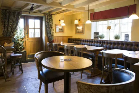 Red Lion Inn Отели в г. Келсолл