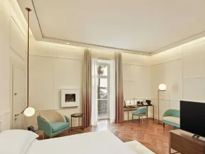 De Bonart Naples, Curio Collection by Hilton
