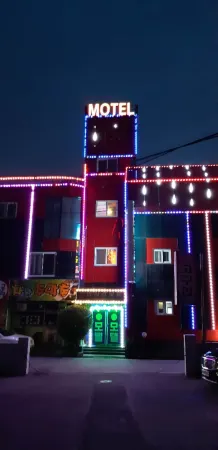 Michigan Motel Отели в г. Пхочхон