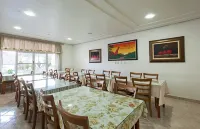 Hotel Galo Vermelho - servizio colazione