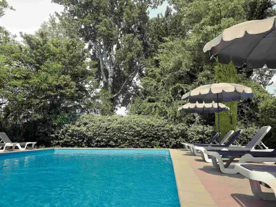 Hôtel Mercure Cavaillon Hotels near Synagogue de Cavaillon