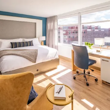 Harvard Square Hotel Отели рядом с достопримечательностью «Бостонский колледж»
