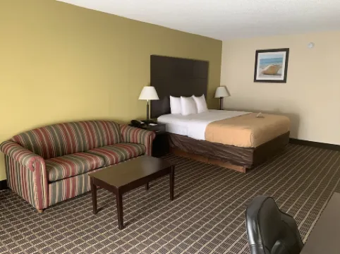 Quality Inn & Suites Pensacola Bayview