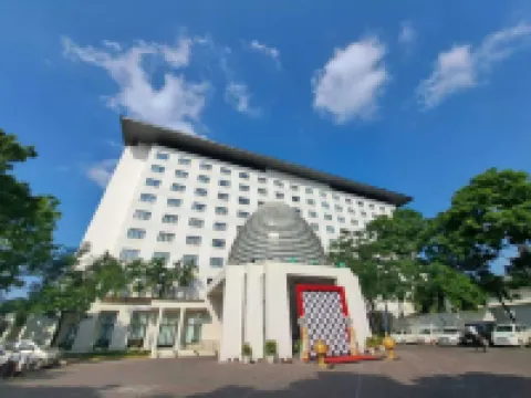 Vivanta Guwahati Hotels near Arya Vidyapeeth College Play Ground