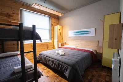 Carving Surf Hostel فنادق في 