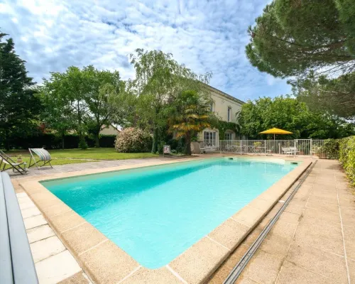 La Villa Richelieu Ξενοδοχεία στην πόλη Chatellerault