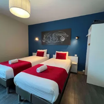 Brit Hôtel du Parc Niort Centre-Parking Gratuit