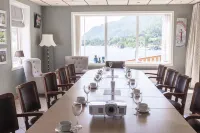 Lavik Fjord Hotel & Apartments Hotel di Lavik