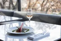 The Lynx Mountain Resort - breakfast