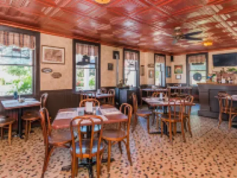 โรงแรมฮิสทอริค บรอดอัลบิน โรงแรมในFulton County