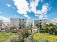 Luxury and Spacious Apt for 8 Guests New Features April 2025 Hotels in Alimos