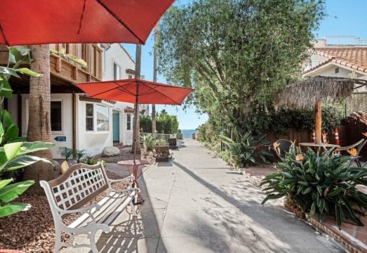 4. 시 블루 호텔 ..