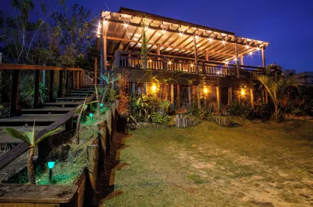 Franca's House - Piscina - Praia do Rosa Отели рядом с достопримечательностью «Ponta da Piteira»