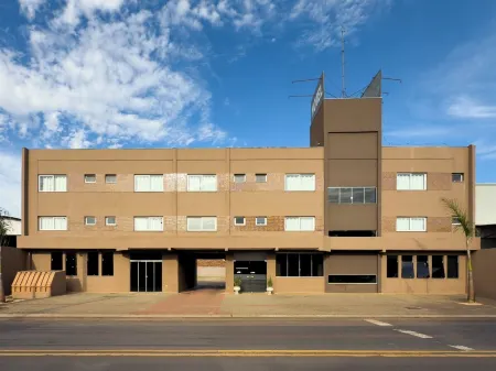 Hotel Parati Arapongas Отели рядом с достопримечательностью «Our Lady of Lourdes Cathedral»