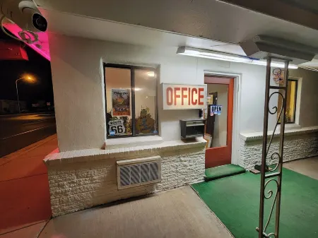 South West Motel Отели в г. Грантс