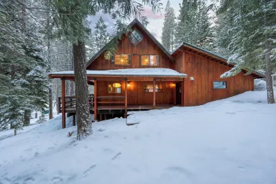 Private Deck, Fireplace, and Ski Access Near Northstar The Lazy Bear
