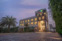 The Mystic Palms Отели в г. Матхура