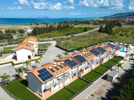 Icaro Apartments with a Beautiful Pool Отели в г. Сант-Агата-ди-Милителло