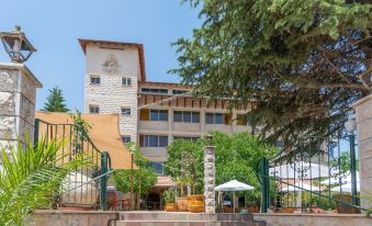 Mantur Metula by Selina - Housity