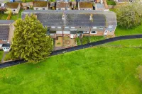 Ranworth-House - Holiday Home in Bedford, Sleeps 5